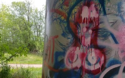 Dripping Pink Graffiti